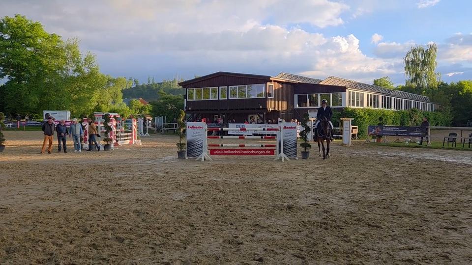 Goldenes Reitabzeichen für Justus Sternschulte – Ein besonderer Moment auf unserem Jubiläumsreitturnier 2025 - Video